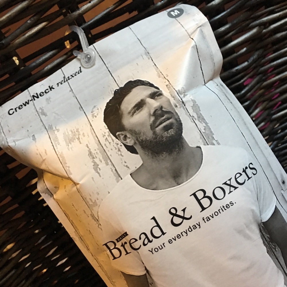 Bread & Boxers crewneck Tee, M, NWT